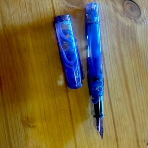 BROAD NAHVALUR (NARWHAL) ORIGINAL PLUS FOUNTAIN PEN - LAVENDER TETRA